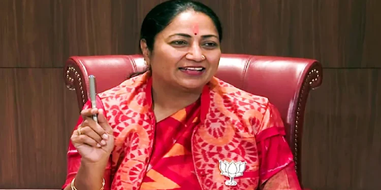 CM Rekha Gupta Slams AAP: Big charge of CM Rekha Gupta before Delhi assembly session, said- Aam Aadmi Party government vacated the treasury but we will give 2500 rupees to the women of Delhi every month, delhi CM Rekha Gupta has alleged that Aam Aadmi Party Government has Emptied The State Treasury