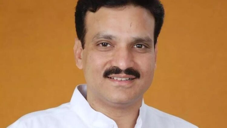 Congress Dalit Neta Neeraj Dangi Biography Age Wife Family Net Worth Political Career MP Neeraj Dangi Wikipedia in Hindi | News Track Hindi News | Latest Update Hindi Samachar | Neeraj Dangi Biography: The Messiah of Dalits is veteran Congress leader Neeraj Dangi, know about his political and personal life. News Track in Hindi