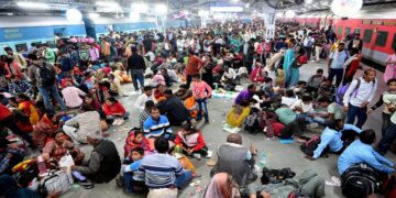 Crowd in Mahakumbh, Sangam railway station closed till 28 February, know the condition of traffic - India tv hindi