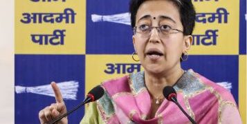 Delhi: Internal tussle in BJP over the sharing of departments, claim of Atishi