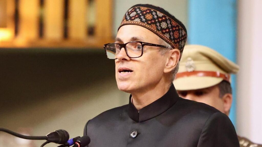 Delhi election | Delhi Election 2025 | Delhi Assembly Election | Delhi Assembly Election 2025 | Delhi Politics | Delhi Election Result | Delhi Election Result 2025 | Newstrack | Delhi Election 2025: With the BJP's lead, the fierce battle in India alliance, Omar Abdullah said: Fight a lot among themselves .. News Track in Hindi