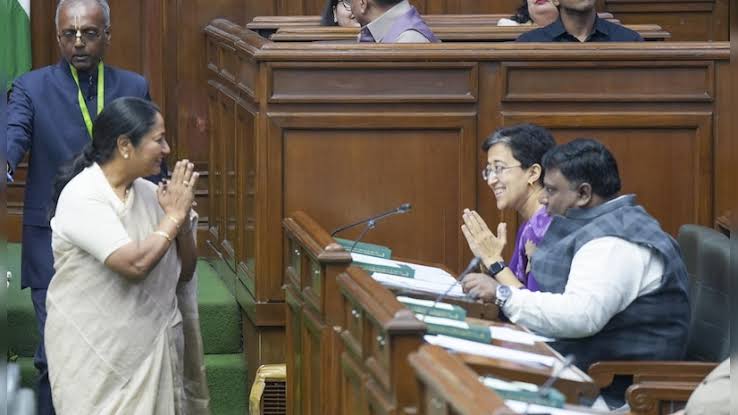 'Delhi lost more than Rs 2000 crore due to new liquor policy' CAG report presented in assembly