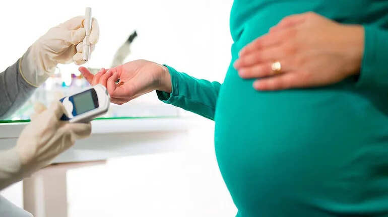 Does women increase the risk of diabetes, its symptoms and prevention even in pregnancy