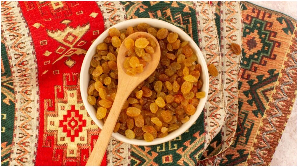 Drink this dry fruit water on an empty stomach throughout the month, the body will become steely, you will get many benefits - India tv hindi