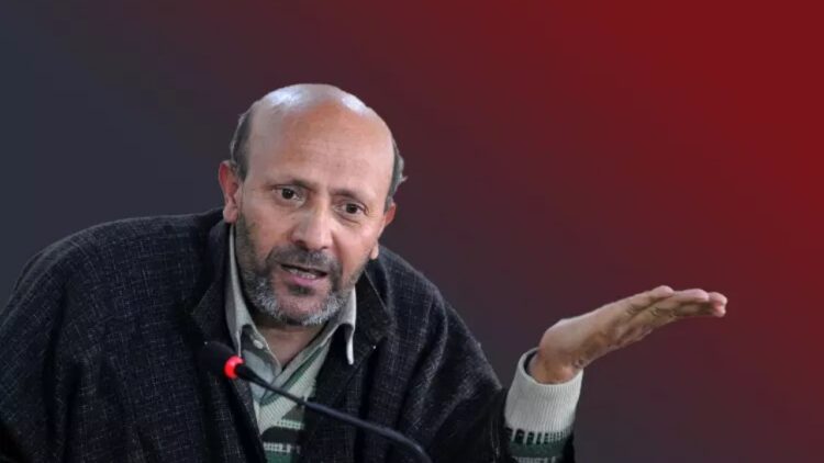 Engineer Rashid News. Engineer Rashid received custody parole. Engineer Rashid Custody Parole. Parliament session. Engineer Rashid. Baramulla MP Engineer Rashid | Engineer Rashid News: Engineer Rashid gets big relief from Delhi High Court, custody parole | News Track in Hindi