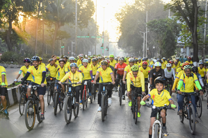 Fit India Movement: Mansukh Mandavia runs a bicycle on the streets of Mumbai, Building a rich nation from a healthy society