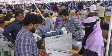 Gujarat: Elections in 67 municipalities and three taluka panchayats, voting continues in total 191 seats - India tv hindi