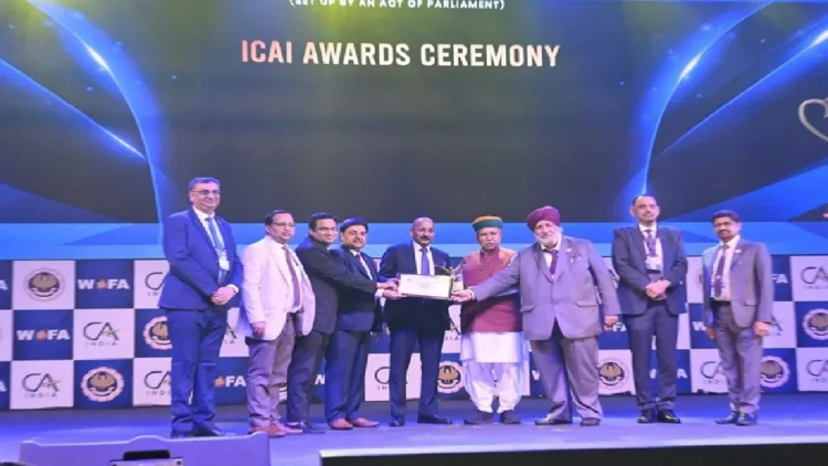 IPS Deepak Kumar Kedia Honoured with 'Ca in Public Service' Award: Senior IPS officer Deepak Kumar Kedia 'CA in Public Service' awarded award, Senior IPS Officer Deepak Kumar Kedia Honored with 'Ca In PUBLIC SERVUCE