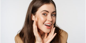 If you want to get a glow like gold, then mix these two things with vitamin E oil - India tv hindi