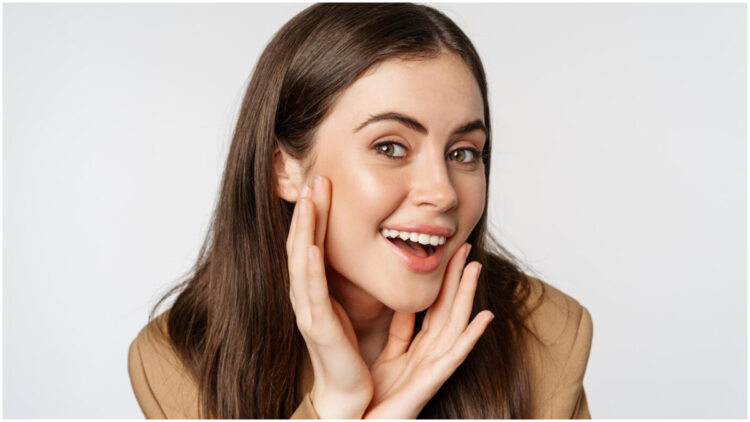 If you want to get a glow like gold, then mix these two things with vitamin E oil - India tv hindi