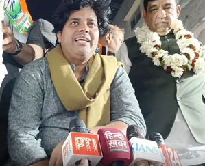 Imran Pratapgarhi's 'AAP' taunted on the government, said- 'Kejriwal should see his face with a full water'