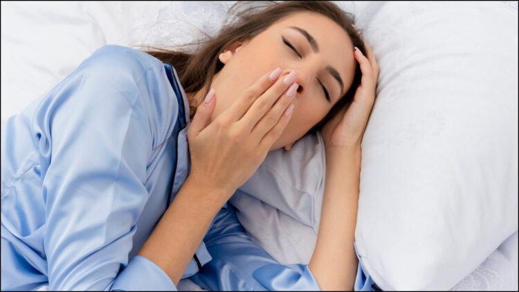 In the blink of an eye, in 1 minute, you will sleep deep, adopt this military method sleep hack - India tv hindi