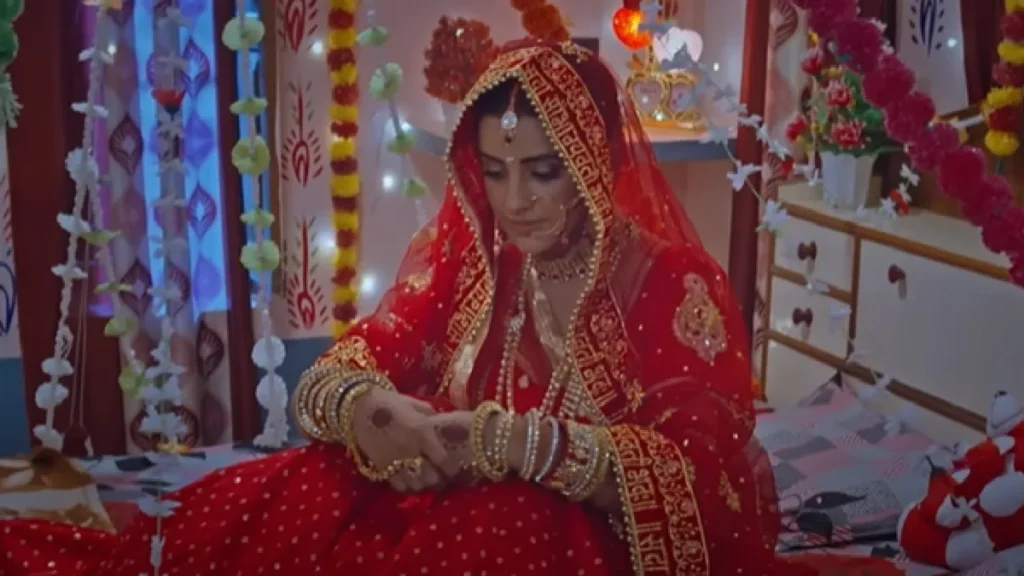 In the service of her husband, Akshara Singh became "Biwi No. 1" and will sweat the heart, know where you can see this film?
