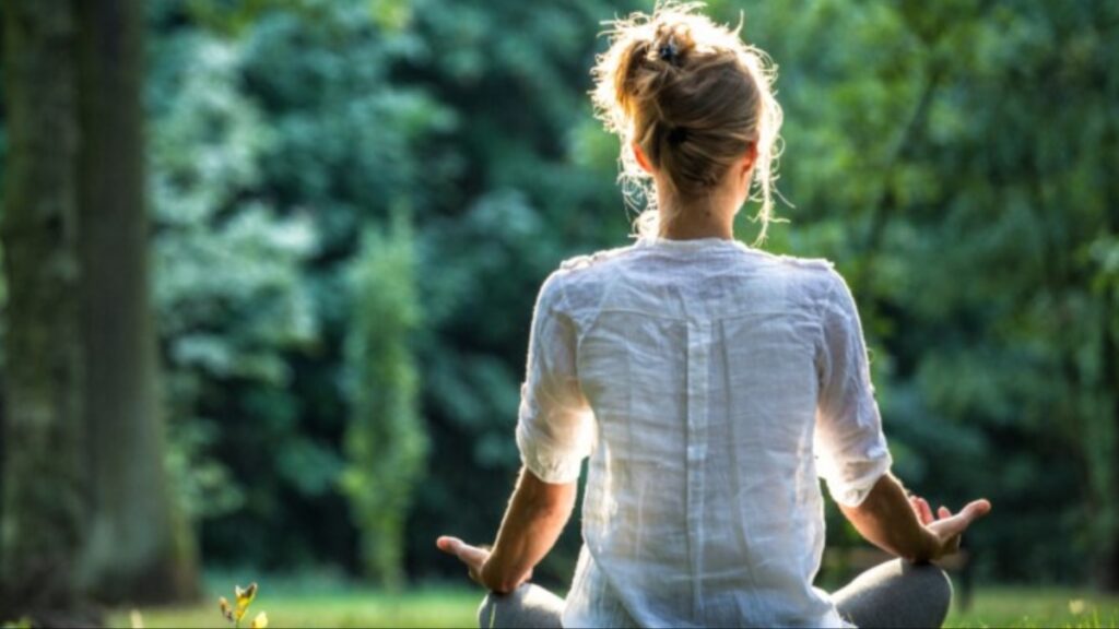 Just 20 minutes of meditation will lead to many problems related to health, know the right way and benefits - India tv hindi