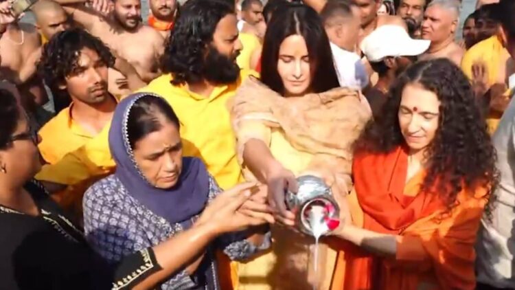 Katrina Kaif became the support of mother -in -law in Mahakumbh, a holy dip in Sangam - India tv hindi