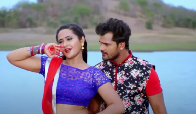 Khesari Lal and Kajal Raghavani romance on the river, this song went viral - India tv hindi