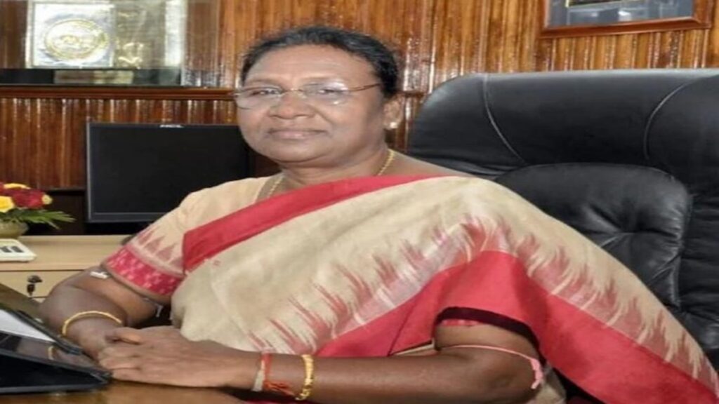 Maha Kumbh 2025: President Draupadi Murmu can take a bath in Sangam by reaching Prayagraj Mahakumbh tomorrow, has so far been 41 crore devotees, who has been a darling of faith, President Droupadi Murmu Cold Visit and Take Holy Bath in Monday