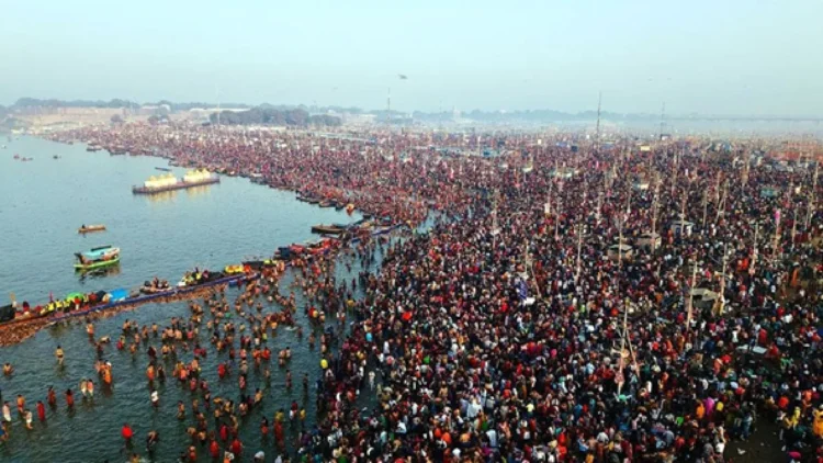 Mahakumbh 2025: So far more than 50 crore devotees took a dip in Mahakumbh, 300 scavengers campaigns for the Guinness World Record, More than 50 Crore Devotees has taken a Dip in Mahakumbh, 300 Sanitation Workers Togera Launched a Campaign For the Guinness World record.
