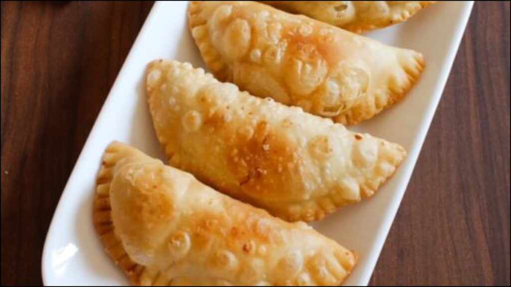 Make Mawa Gujia on Holi, prepare delicious stuffing like this - India tv hindi