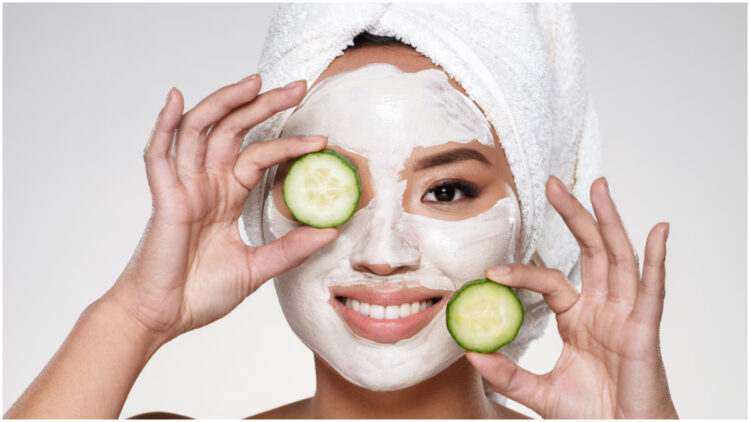 Make face pack by mixing these 4 things with gram flour, lost glow - India tv hindi