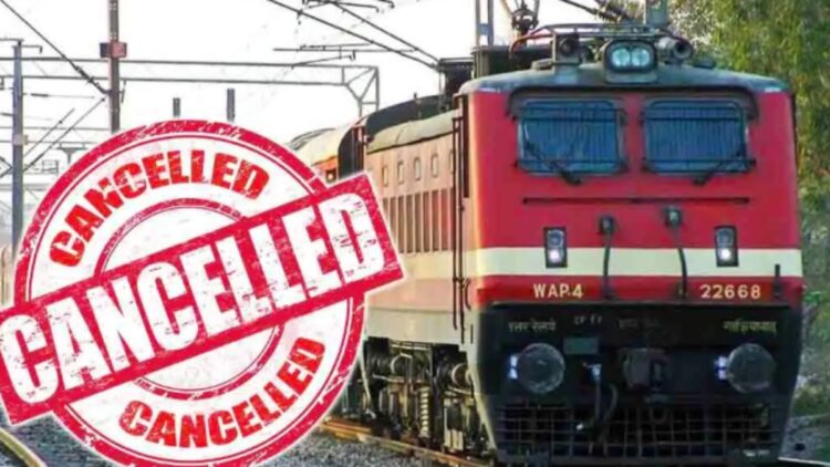 Nine trains running from Delhi were canceled, one of the changed timing - India tv hindi
