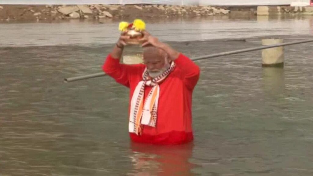 PM Modi in Prayagraj Maha Kumbh: PM Modi will take a bath in Prayagraj Mahakumbh tomorrow, know how much time will stay in the city, PM Narendra Modi to Take Holy Bath in Prayagraj Maha Kumbh Tomorrow Know His Full Schedule