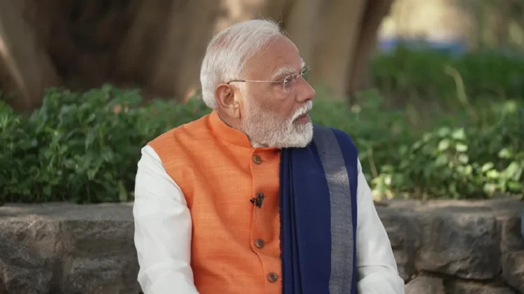 PM Narendra Modi's Conversation with Students: PM Narendra Modi said how Delhi AAP government playing with the future of students, PM Narendra Modi Told How Aap Government of Delhi is playing with the future of students