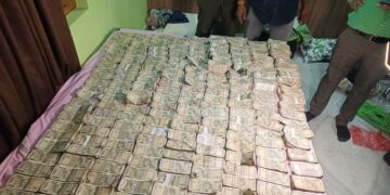 'Pahar' of notes found in the deputy director of the catchment project in Odisha - India tv hindi