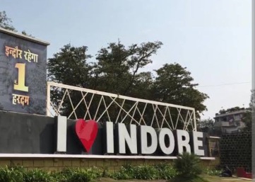Panty Indore! Yoga done in cleaned drain, Mayor of two cities joins