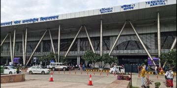 Plane blew from Saudi Arabia directly reached Ahmedabad, letter of bomb threats found under seat - India tv hindi