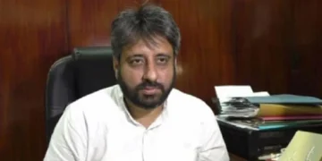 Police reacted at aap MLA Amanatullah Khan's House: You may increase the difficulty of MLA Amanatullah Khan, know what is the matter, know what is the matter, Trouble May Increase for Aap MLA Amanatullah Khan, Delhi Police Is Searching, KNOW What is the Matter