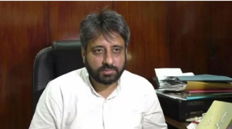 Police reacted at aap MLA Amanatullah Khan's House: You may increase the difficulty of MLA Amanatullah Khan, know what is the matter, know what is the matter, Trouble May Increase for Aap MLA Amanatullah Khan, Delhi Police Is Searching, KNOW What is the Matter