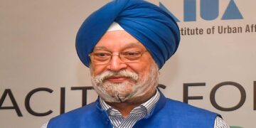 Politician Hardeep Singh Puri Biography in Hindi | Hardep Singh Ki Lifestyle | Hardeep Singh Ki Early Life | Hardeep Singh Political Career | Indian Foreign Service Officer Hardeep Singh | Hardep Singh | Indian Politicians Information in Hindi News Track | Aaj Ka Samachar | Hardeep Singh Puri Biography: Hardeep Singh Puri has been an intellectual, policy-maker and administrative proficiency leader. News Track in Hindi