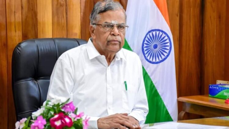 Politician La Ganesan Iyer Biography in Hindi | La ganesan iyer ka jivan parichay in hindi | La Ganesan Iyer Political Career | La Ganesan Iyer Governor Tenure | News Track Hindi News | Latest Update Hindi Samachar | La Ganesan Iyer Biography: La Ganesan Iyer is considered a very militant leader who travels from RSS pracharak to Governor of different states. News Track in Hindi