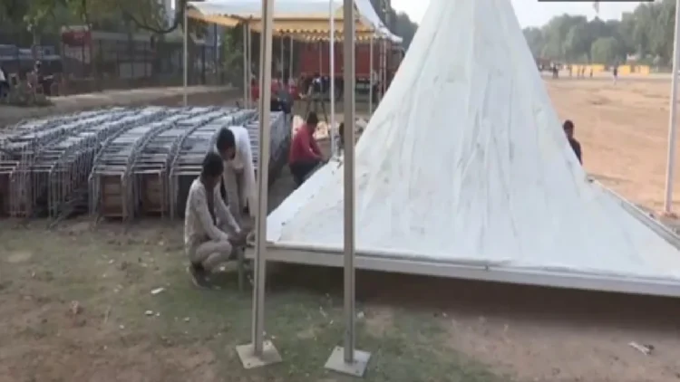Preparations for Swearing in Ceremony of Delhi Government: Preparations for the swearing -in ceremony of BJP government at Ramlila Maidan in Delhi