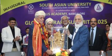 Professor KK Aggarwal received Life Time Achievement Award, emphasis on digitization instead of traditional libraries