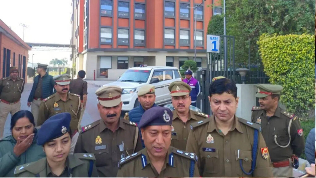 नोएडा में एक बार फिर से स्कूलों को बम से उड़ाने की धमकी गई थी
