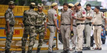 Security system increased in Delhi for voting. Delhi Assembly Election | Delhi Assembly Election 2025 | Delhi election | Delhi Election 2025 | Delhi election news | Delhi Election News in Hindi | Delhi news | Newstrack | Delhi Assembly Election 2025: Security arrangements in Delhi regarding voting, policemen will be deployed on a rumor. News Track in Hindi