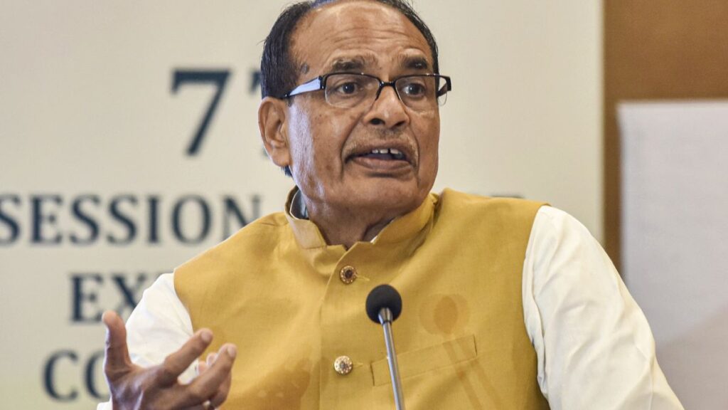 Shivraj angry at Air India's misconduct, angry over getting broken and sunken seats - India tv hindi