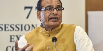 Shivraj angry at Air India's misconduct, angry over getting broken and sunken seats - India tv hindi