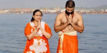 South superstar took a dip in Mahakumbh, worshiped Ganga Mai with mother - India tv hindi