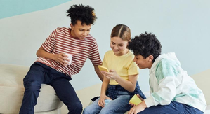Spending hours on digital screen can increase the risk of proximal vision defect: Research