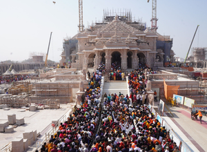 अयोध्या में श्रद्धालुओं का