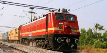 ट्रेन में लग जाए आग या सामान हो जाए चोरी, तो बिल्कुल भी ना घबराएं, जानिए क्या लिखा नियम में
