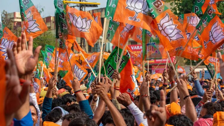 UP BJP New District Presidentà ¥ ¤ UP Politicsà ¥ ¤ UP BJP State President Listà ¥ ¤ Yogi Adityanathà ¥ ¤ Bhupendra Chaudharyà State District Listà ¥ ¤ Lucknow News in Hindià ¥ ¤ Latest Lucknow News in Hindi | UP Politics: The hanging list of BJP district presidents, talk stuck on the coordination of Dalits. News Track in Hindi