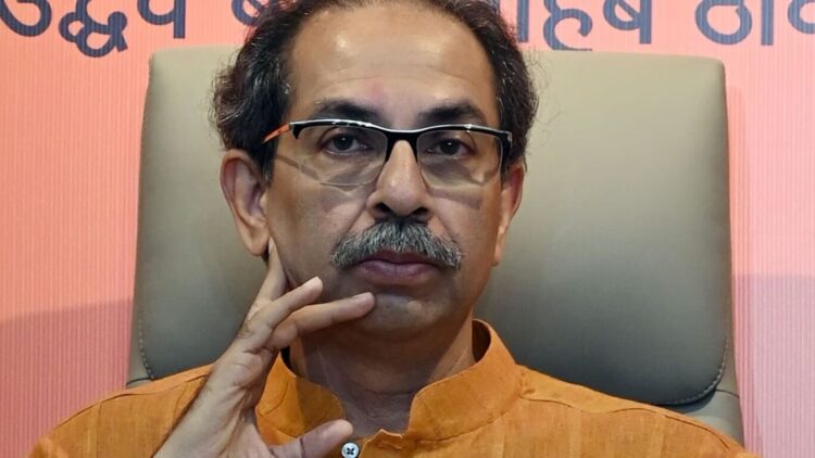 Uddhav Thackeray Setback Six MPS May Leave Shivsena UBT | Maharashtra Politics | Eknath Shinde | Maharashtra Politics: Six MPs of Uddhav faction can play, likely to go with Shinde, political stir in Maharashtra. News Track in Hindi