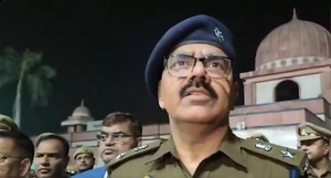 Uttar Pradesh: District administration and railway officials on foot patrols at Ballia railway station