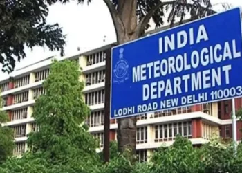 Weather Update: On one hand, due to western disturbance, snowfall and rain is expected in many states, while the Meteorological Department made people careful with the scorch