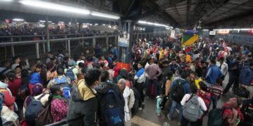Why was there a stampede at New Delhi railway station? Big disclosure in RPF report, know who is guilty? - India tv hindi