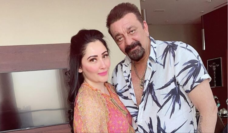 Wife Manyata wishes Sanjay Dutt with this style, looted husband like this - India tv hindi